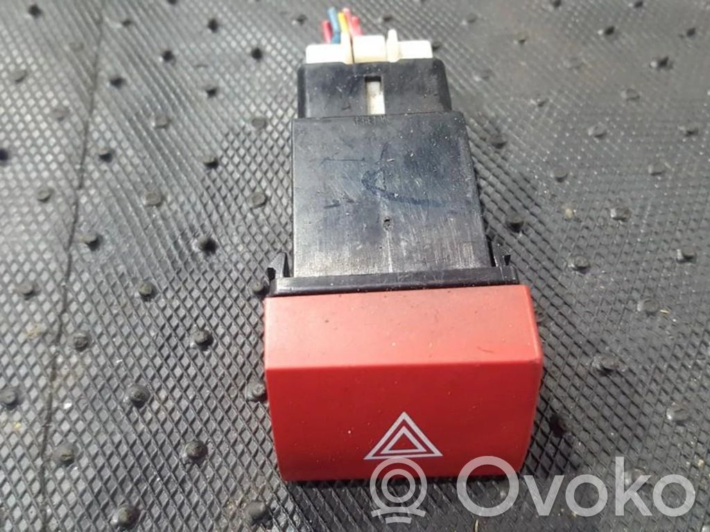 Hyundai Elantra Botón interruptor de luz de peligro 