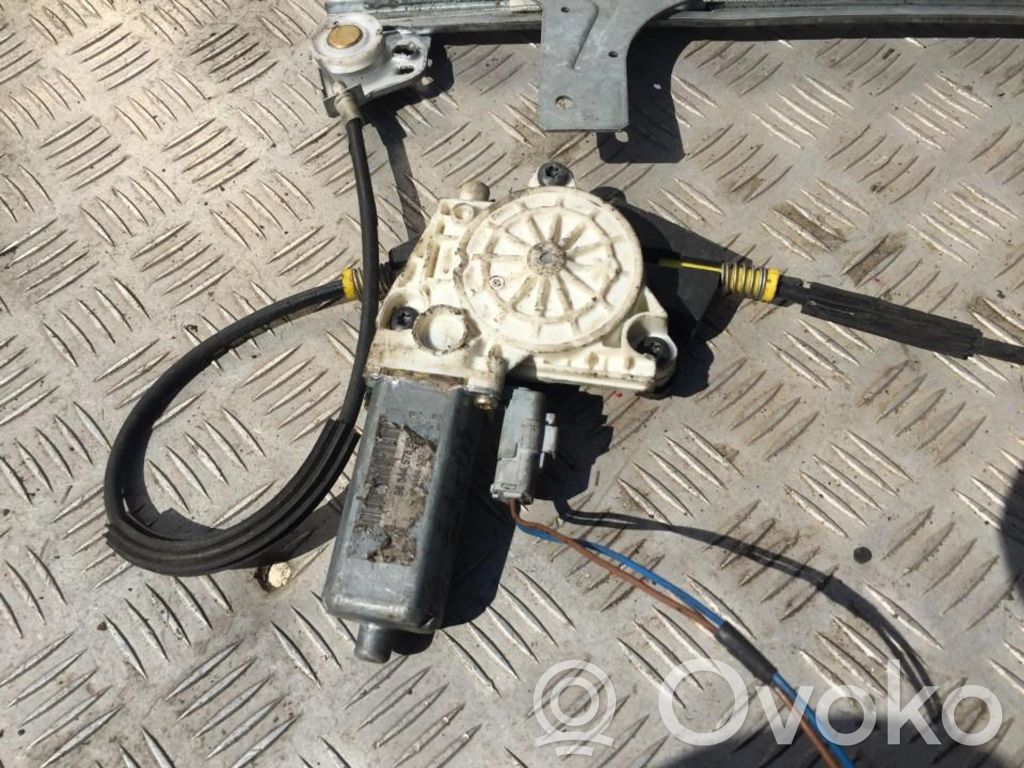 Motor del regulador de la ventanilla de la puerta delantera   0130822022,0130822022