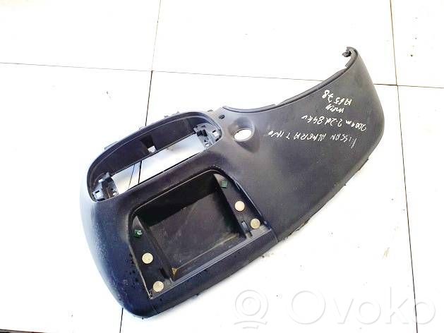 Nissan Almera Tino Altra parte interiore 