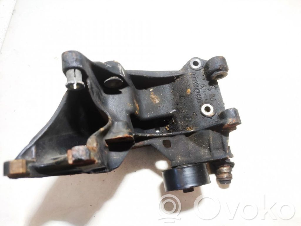 Peugeot 206 Supporto di montaggio del motore (usato) 