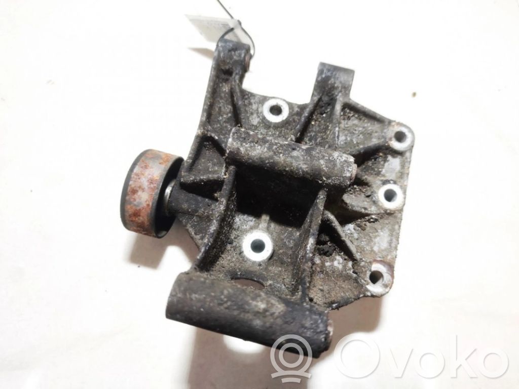 Rover 214 - 216 - 220 Moottorin kiinnikekorvake (käytetyt)