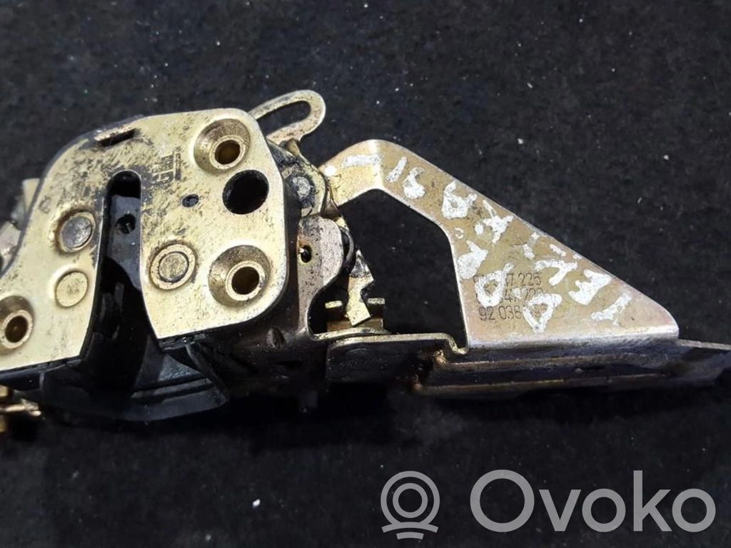 Opel Vectra A Front door lock 