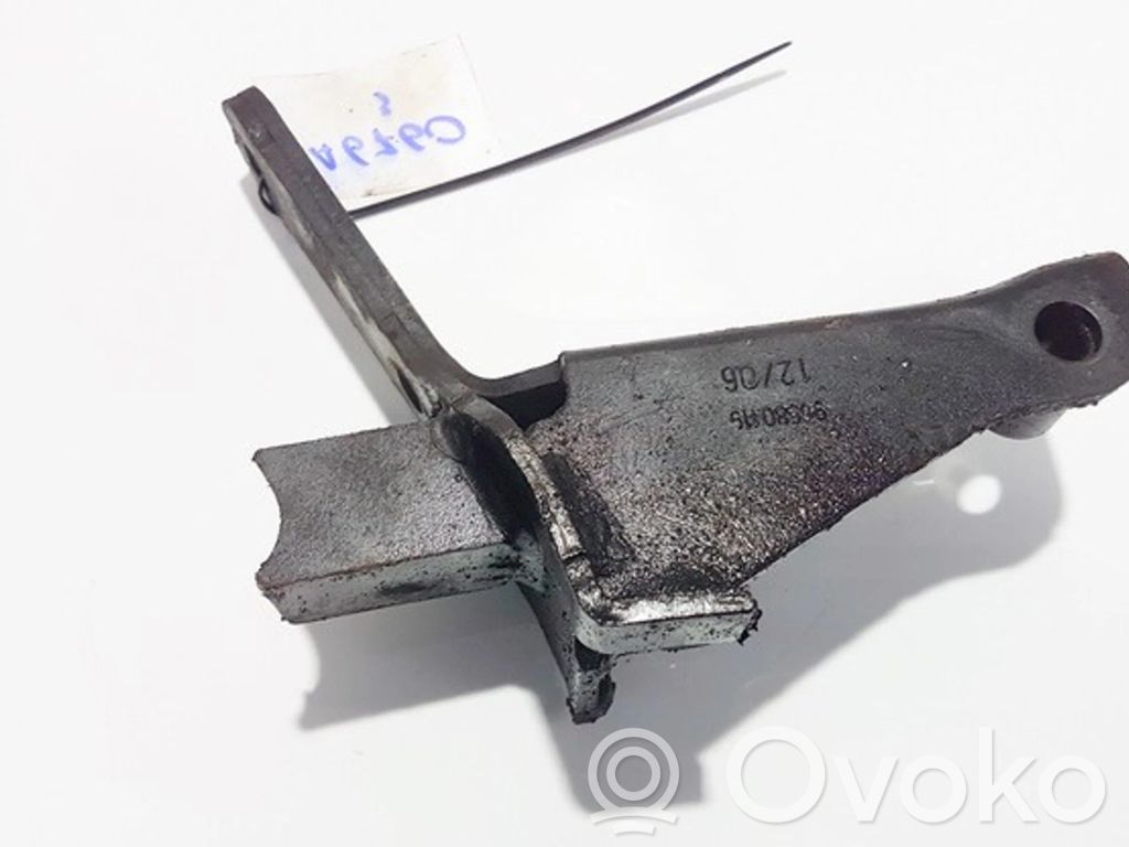 Peugeot 307 Engine mounting bracket 