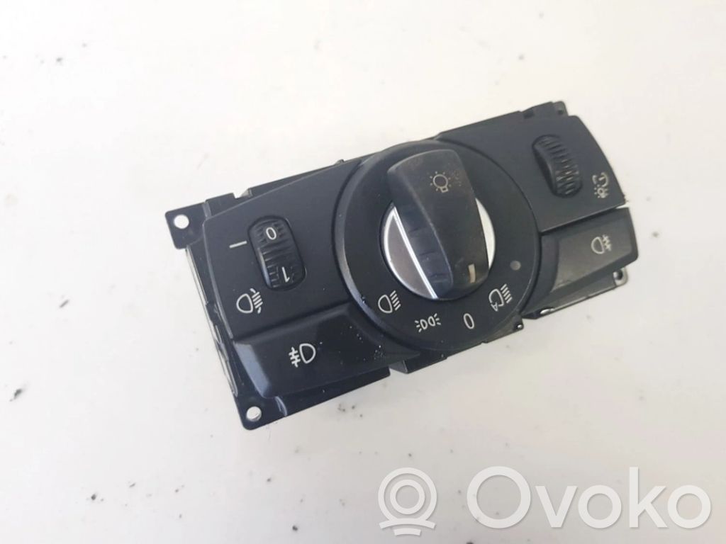 Lichtschalter   6988555,913472502,6988555
