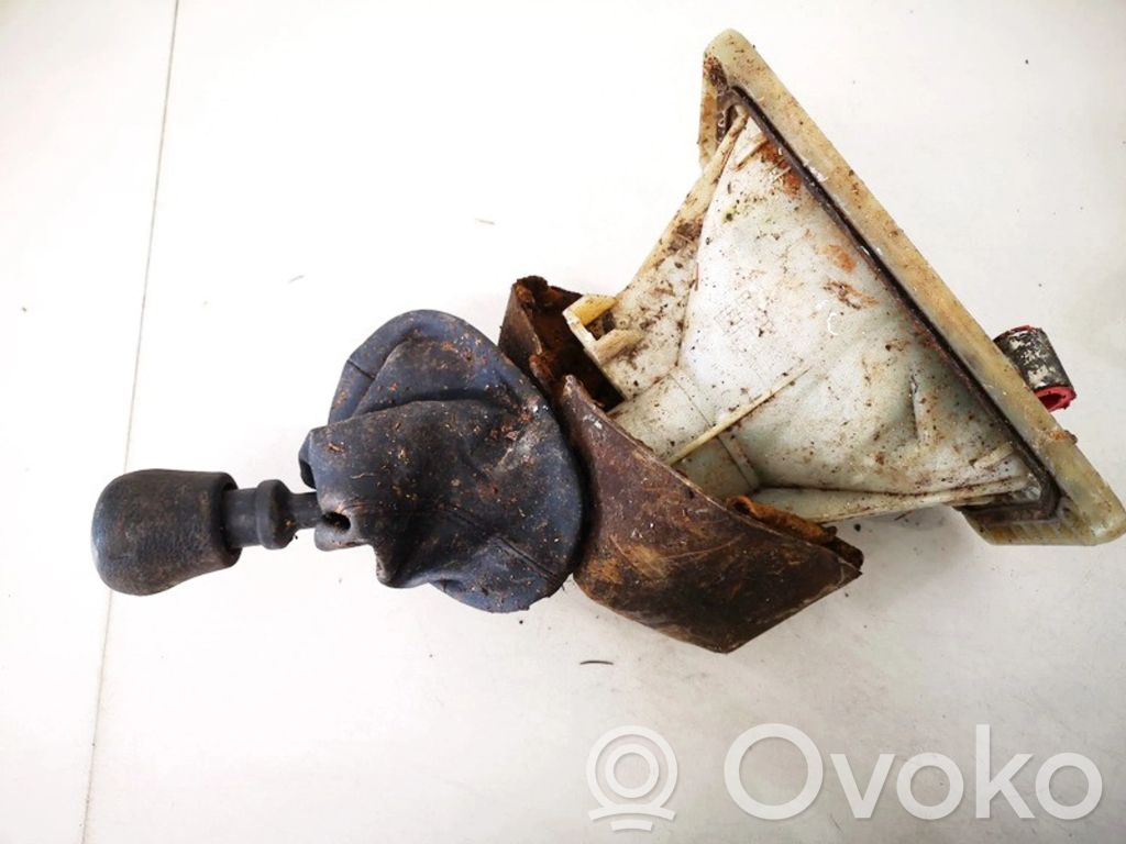 Renault Clio II Vaihteenvalitsimen verhoilu 