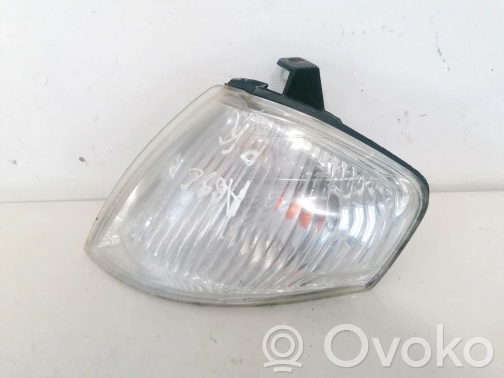 Mazda 323 Feu clignotant répétiteur d'aile avant