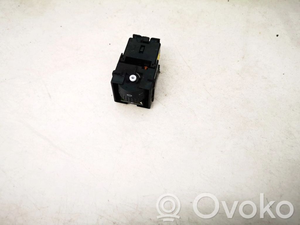 Volkswagen PASSAT B6 Comutator control nivel faruri