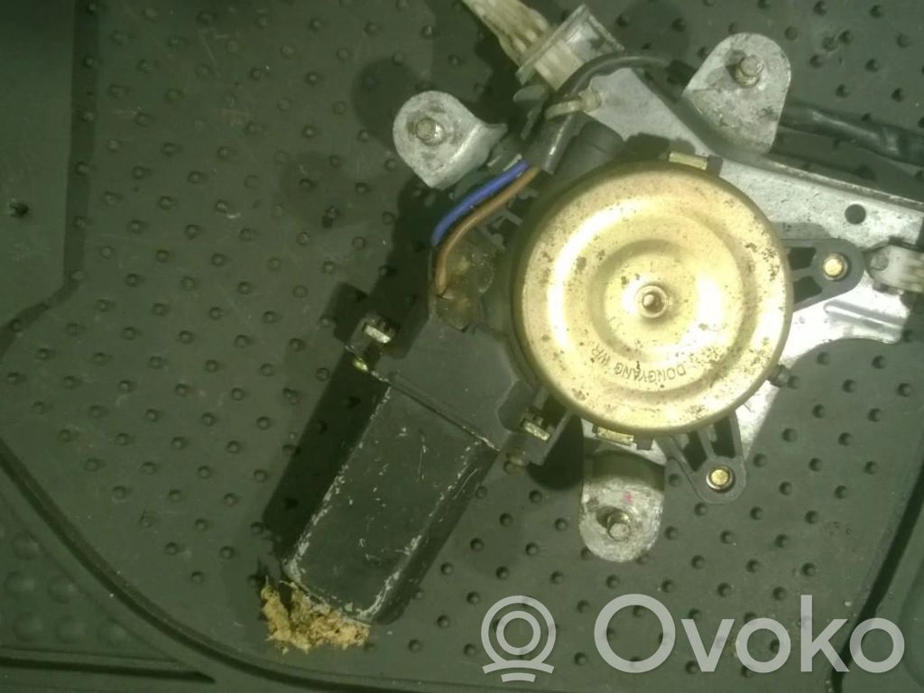 Motor del regulador de la ventanilla de la puerta delantera