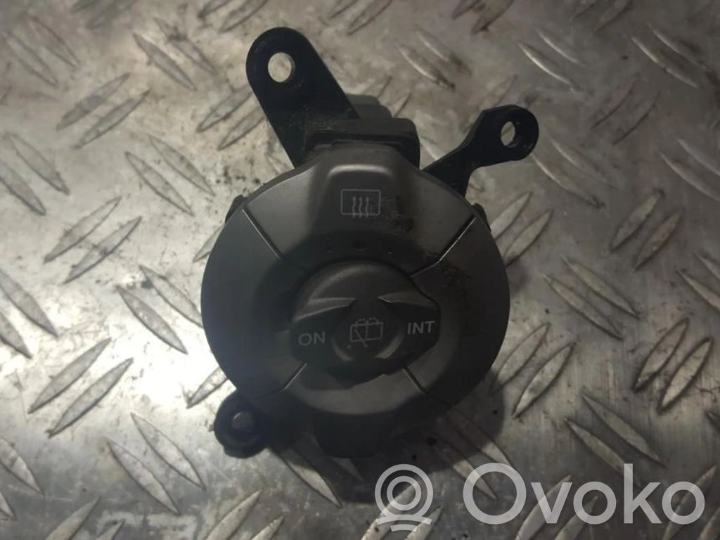 Hyundai Coupe Windscreen/window heater switch 