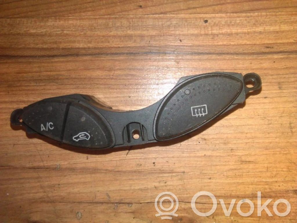 Ford Focus Comutator încălzire parbriz/lunetă 