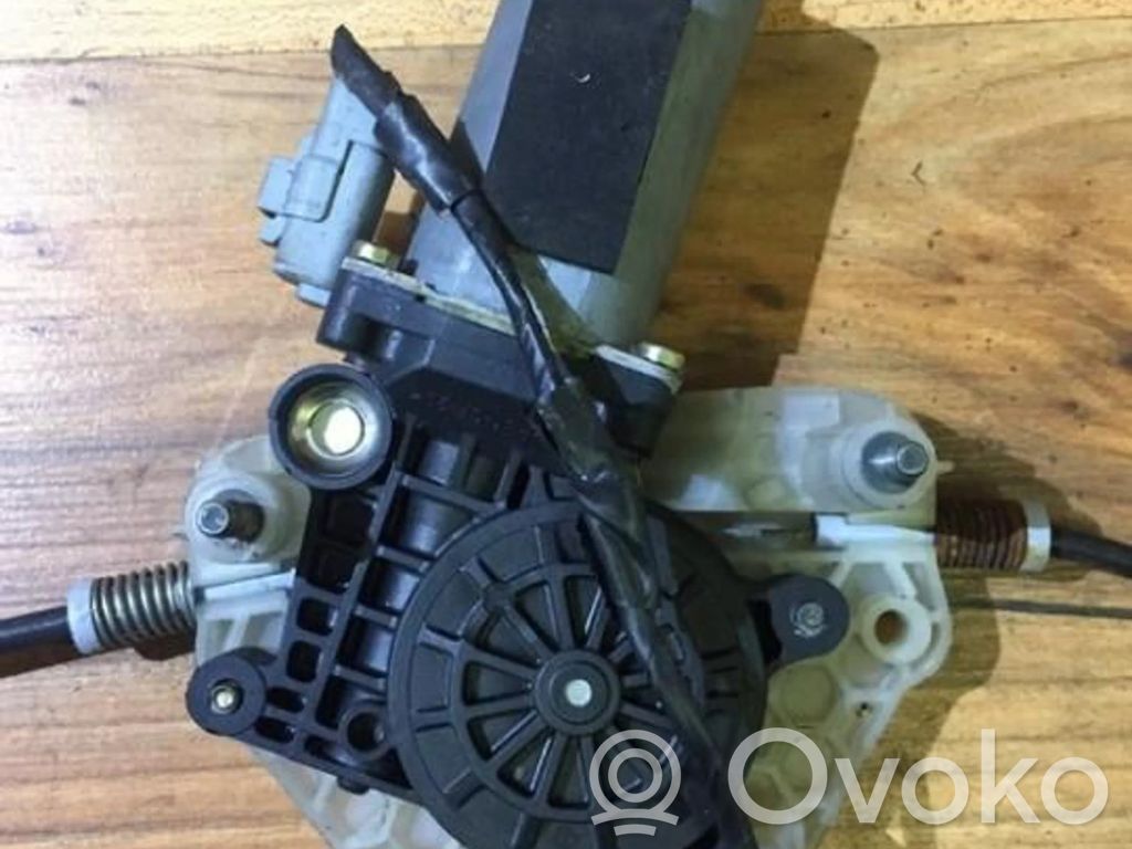 Peugeot 406 Silnik regulatora szyby drzwi przednich 