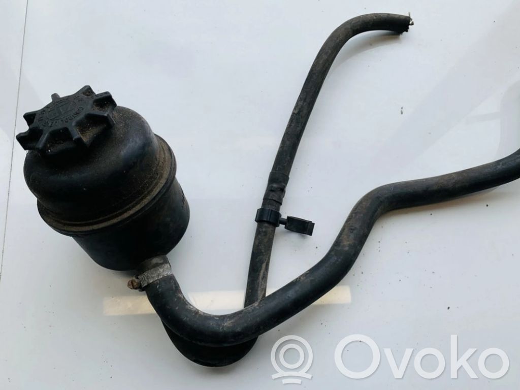 Saab 9-5 Ohjaustehostimen nestesäiliö 