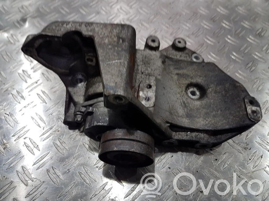 Opel Vectra B Engine mounting bracket 