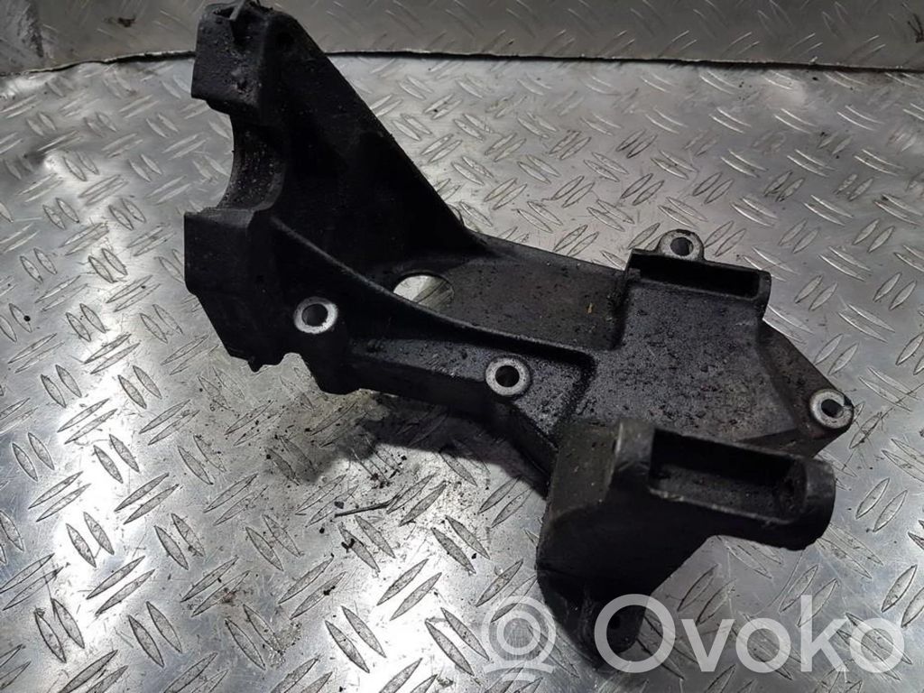 Łapa / Mocowanie silnika   98FF10239BE,98FF10239BE