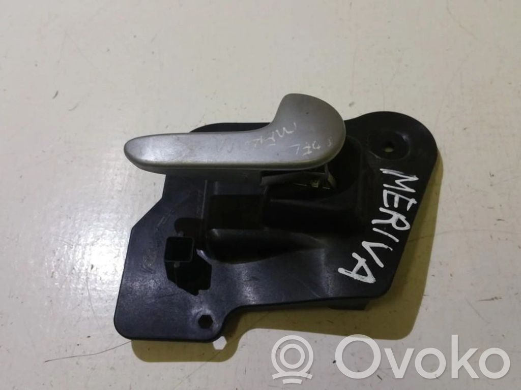 Manecilla interna puerta trasera   13121861,13121861