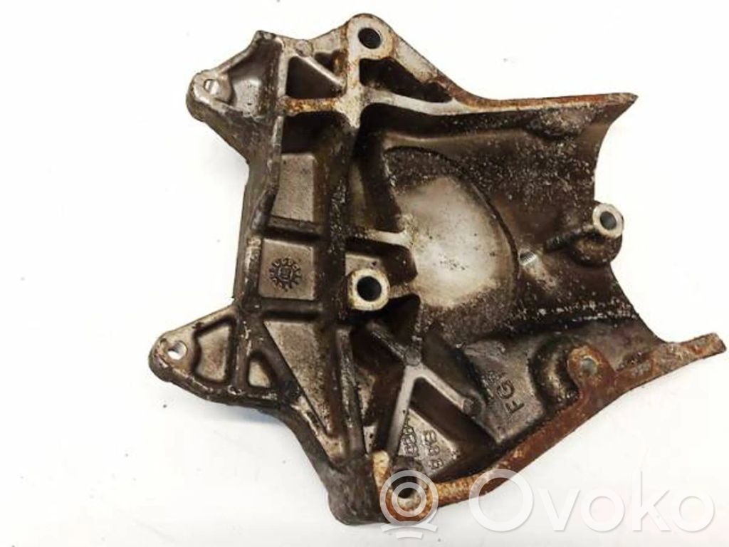 Engine mounting bracket   55192649,55192649,55192649,8813