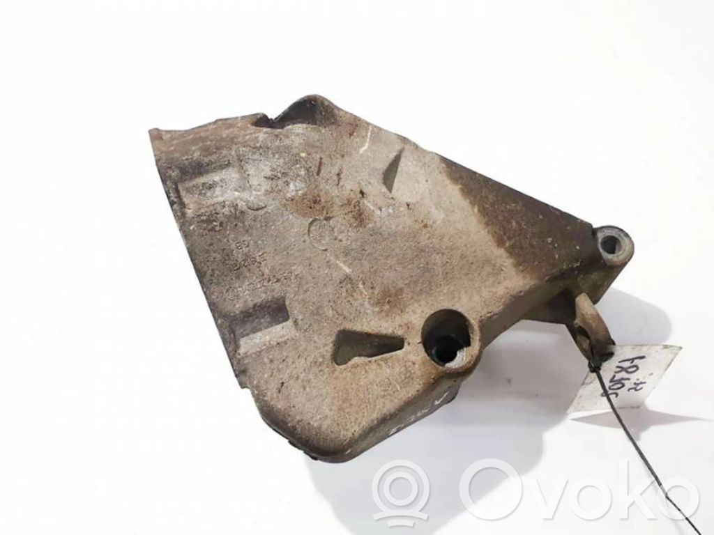Volkswagen Polo IV 9N3 Suport motor 
