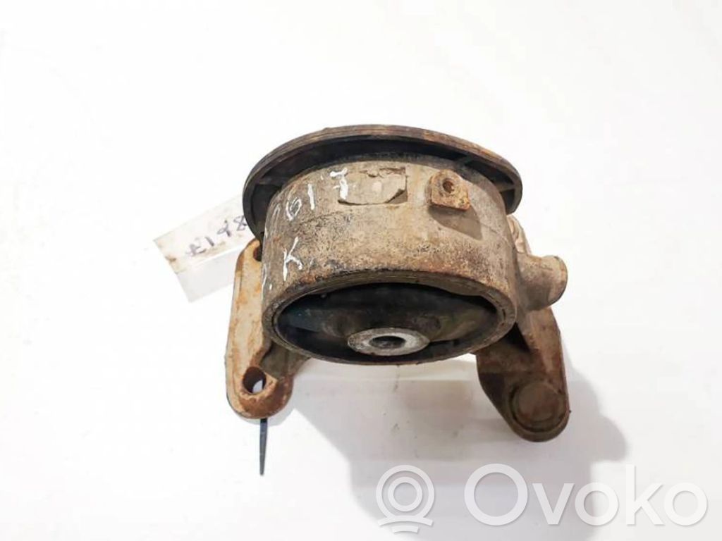 Toyota RAV 4 (XA30) Engine mount bracket