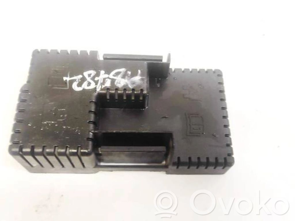 Ford Mondeo MK IV Capac cutie siguranțe 