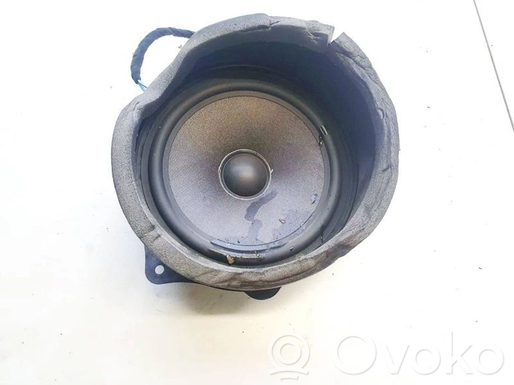 BMW X5 E53 Garsiakalbis (-iai) priekinėse duryse 