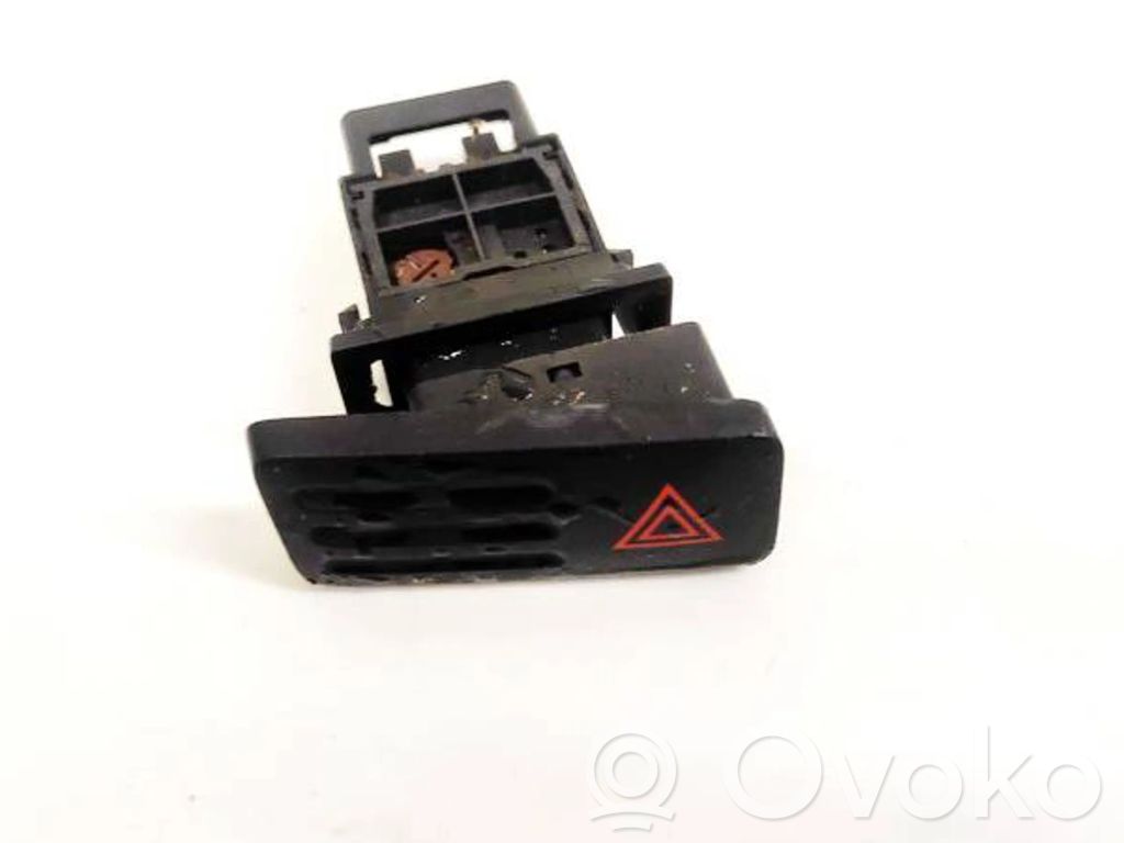 Toyota Land Cruiser (J120) Interruttore luci di emergenza 