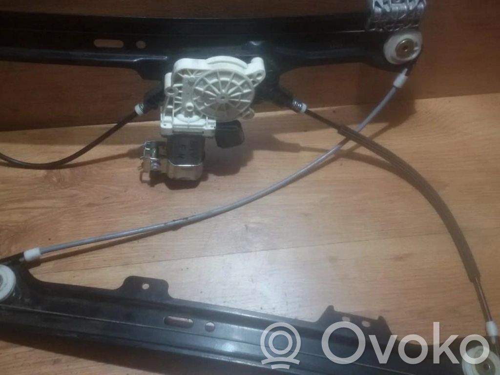 Mécanisme de lève-vitre avec moteur   7075667,7075667