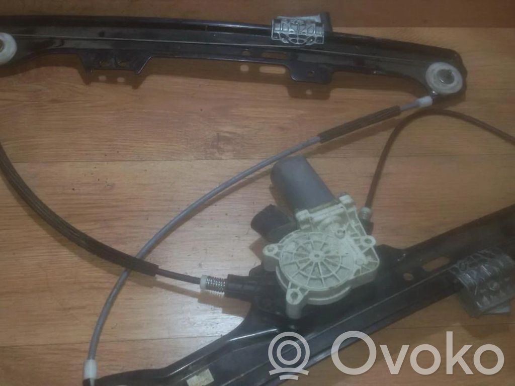 Regulador de puerta delantera con motor