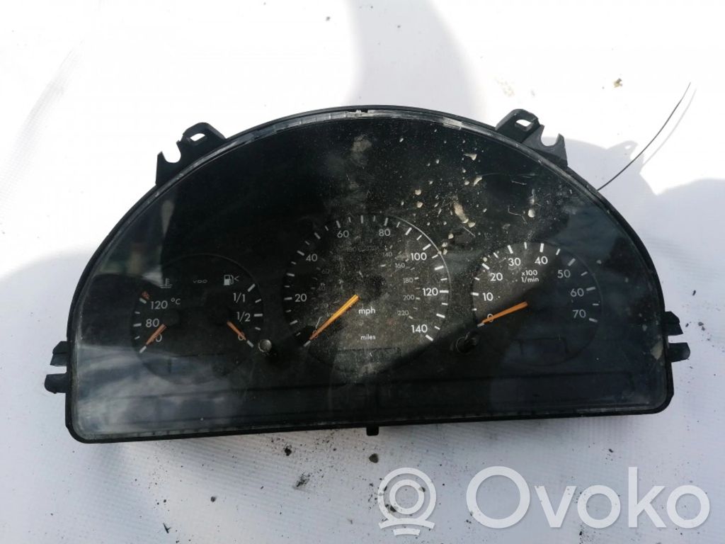 Mercedes-Benz ML W163 Geschwindigkeitsmesser Cockpit