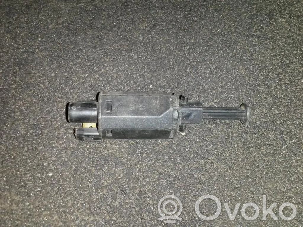 Volkswagen PASSAT B3 Brake pedal sensor switch 