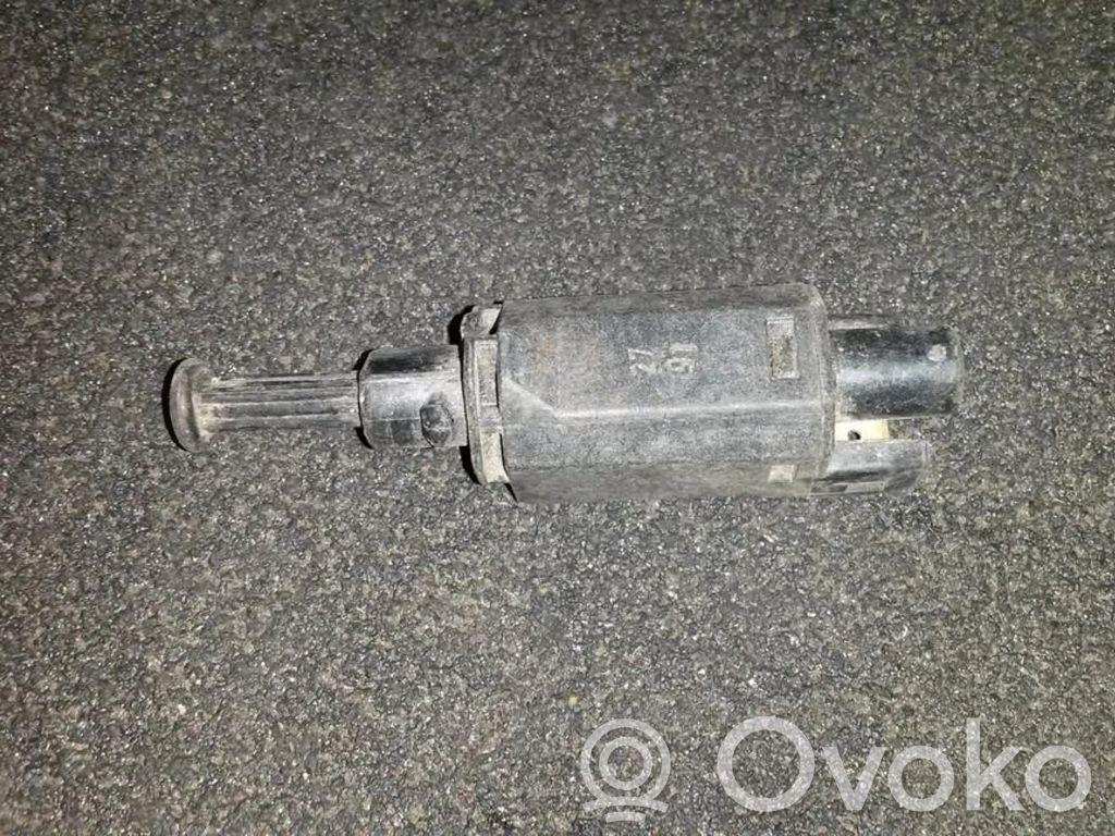 Volkswagen PASSAT B3 Brake pedal sensor switch 