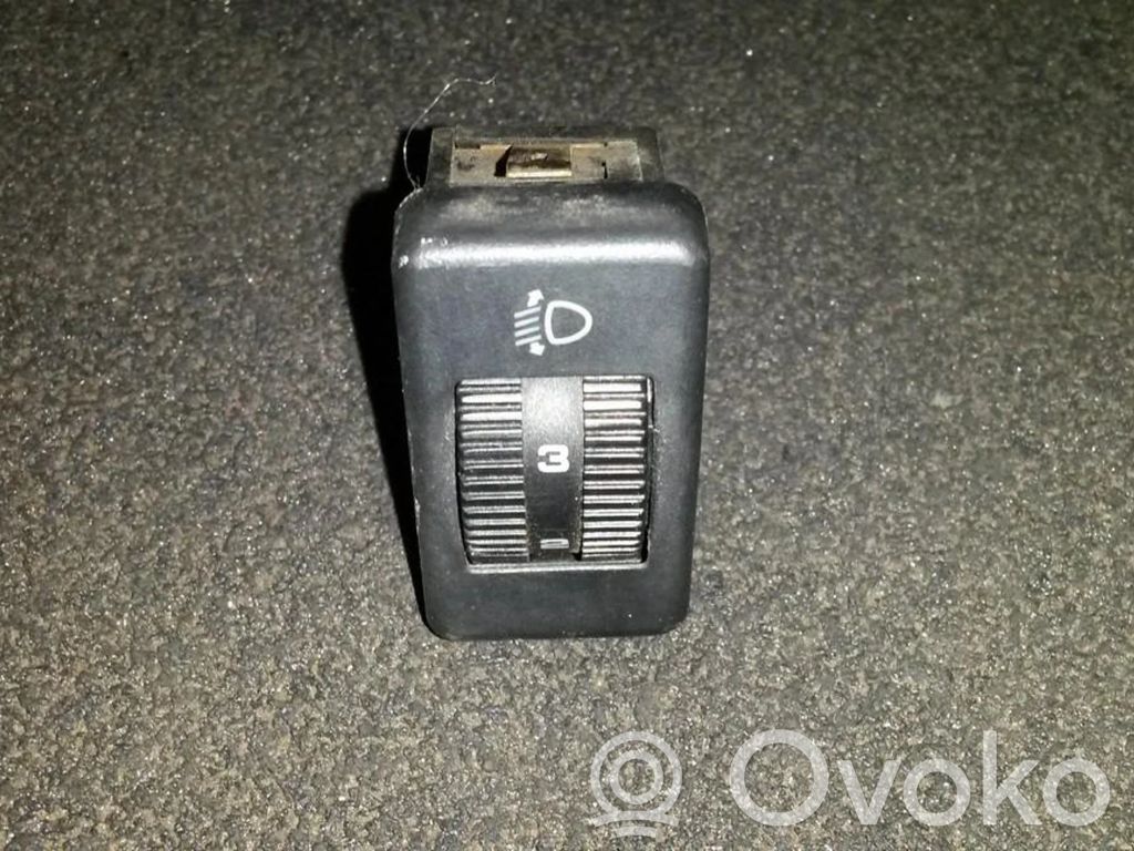 Volkswagen PASSAT B3 Comutator control nivel faruri 