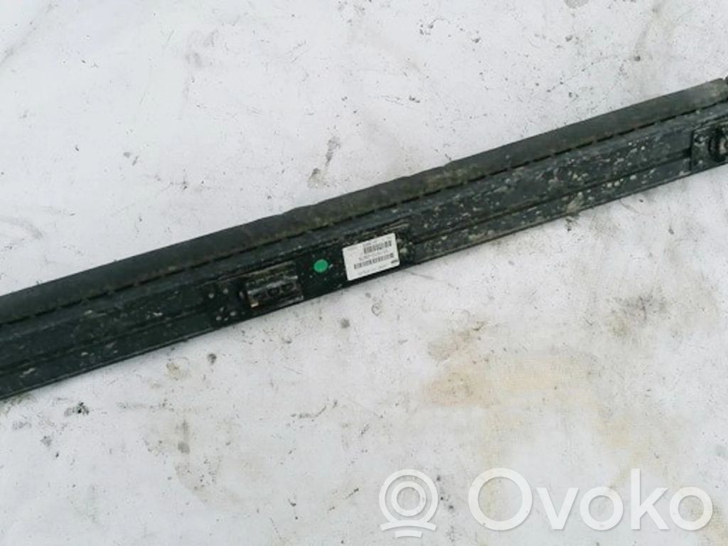 Volvo V50 Hattuhylly 