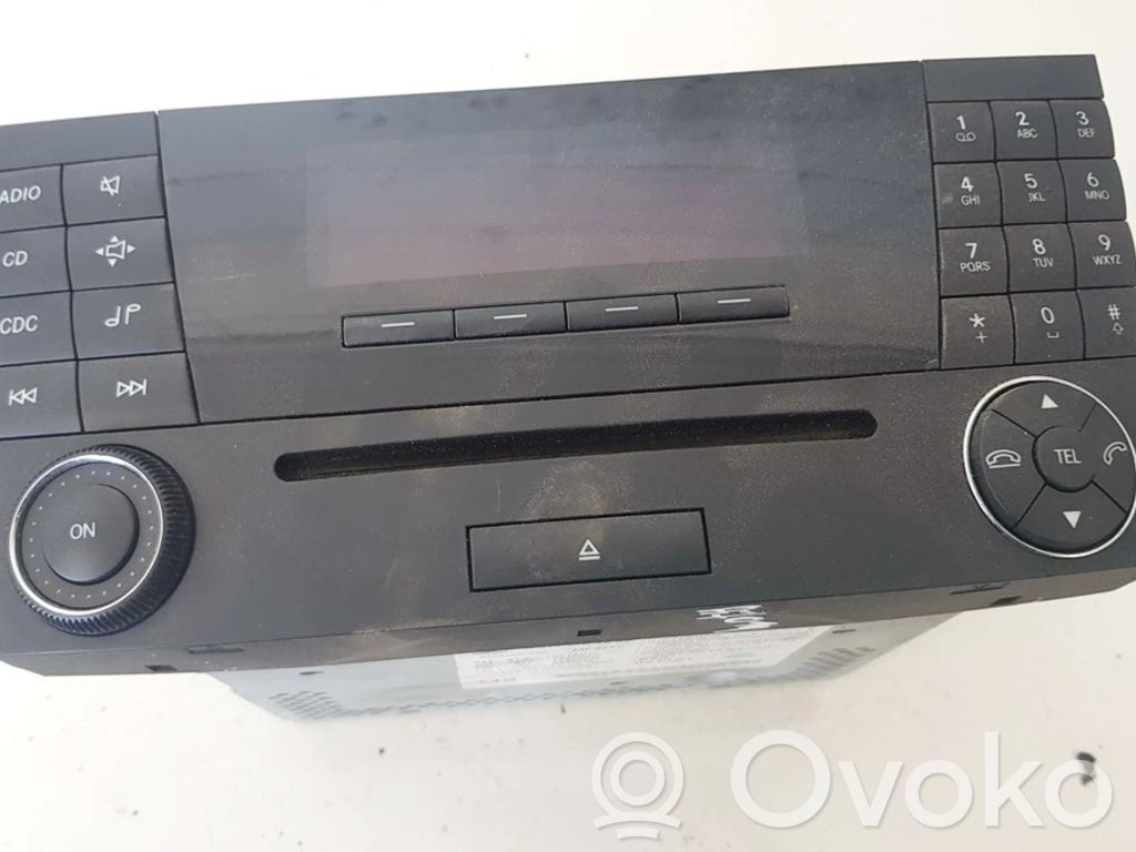 Mercedes-Benz CLS C219 Panel / Radioodtwarzacz CD/DVD/GPS 