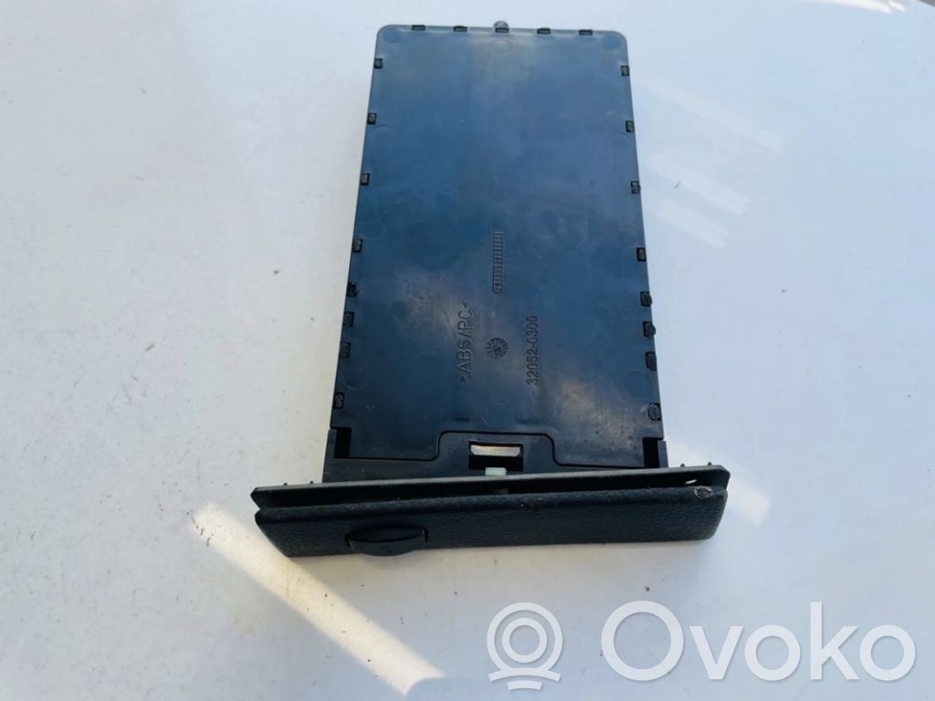 BMW 5 E60 E61 Cup holder 
