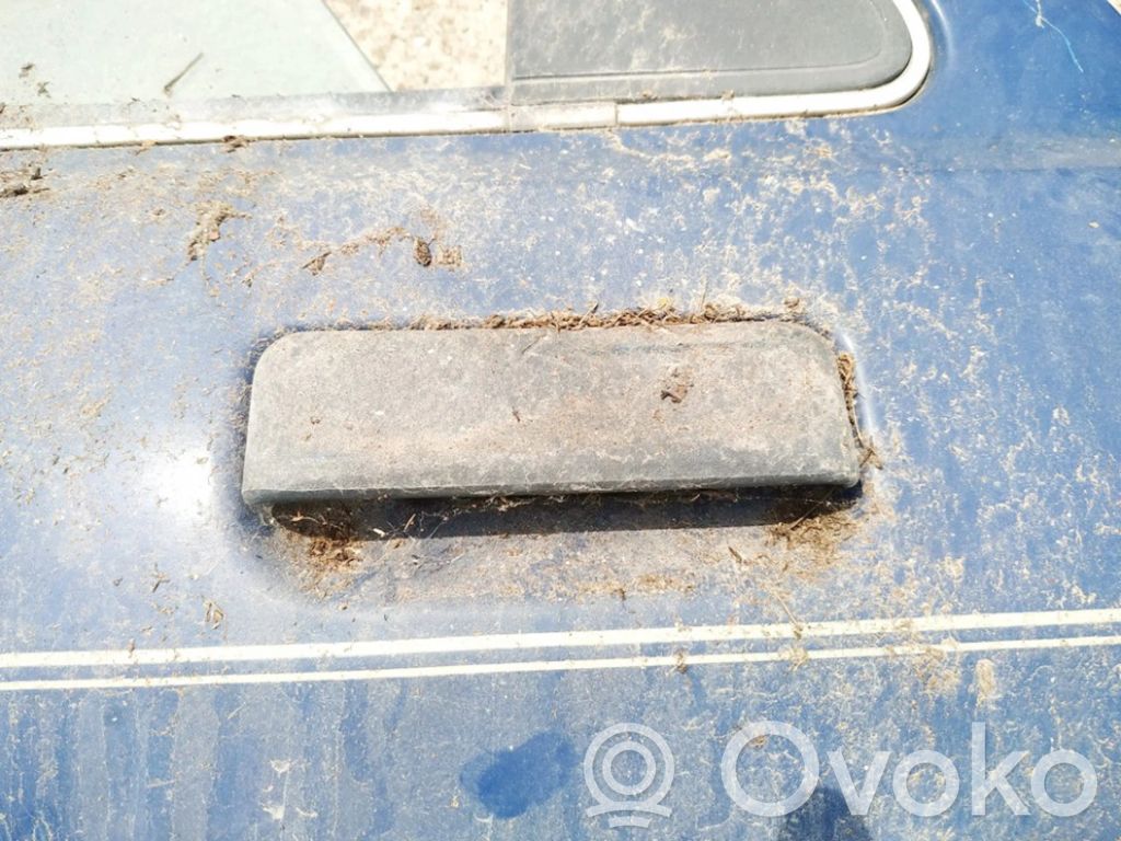 Manecilla externa puerta delantera