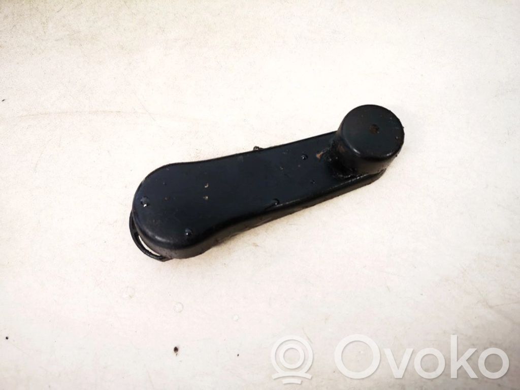 Volkswagen Golf III Korbka szyby drzwi przednich 