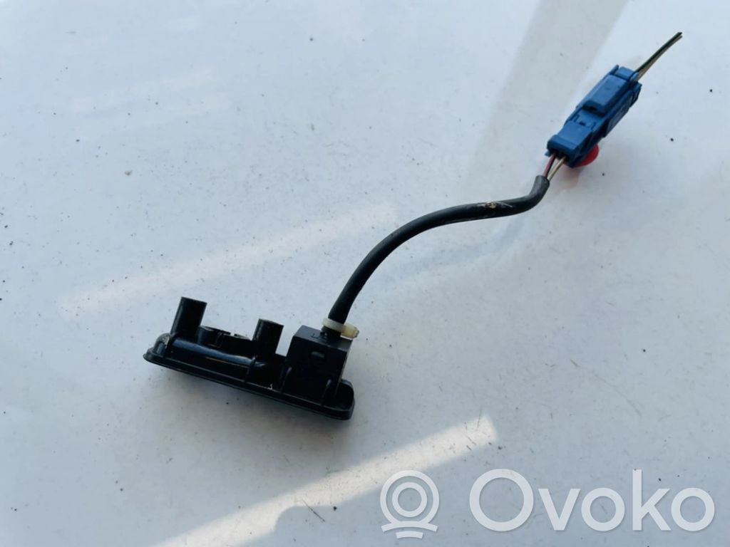 Sensor