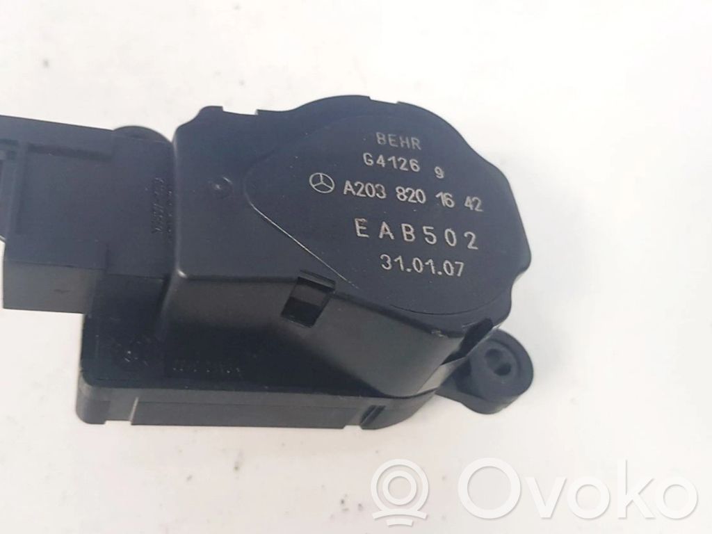 Mercedes-Benz CLS C219 Motor/actuator clapetă aer