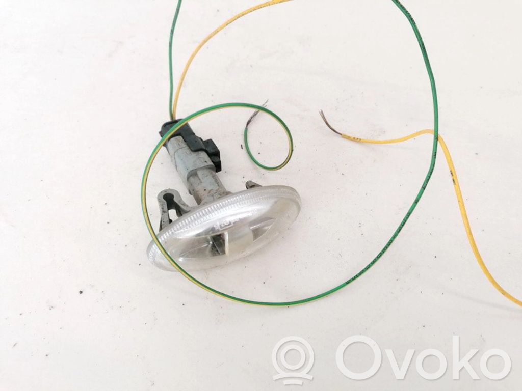 Citroen C6 Semnalizator bară față 
