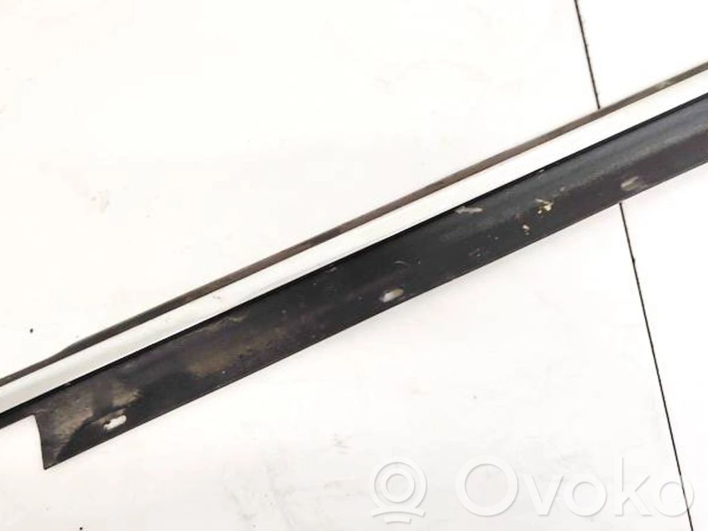 Audi A6 S6 C5 4B Listwa / Uszczelka szyby drzwi tylnych 