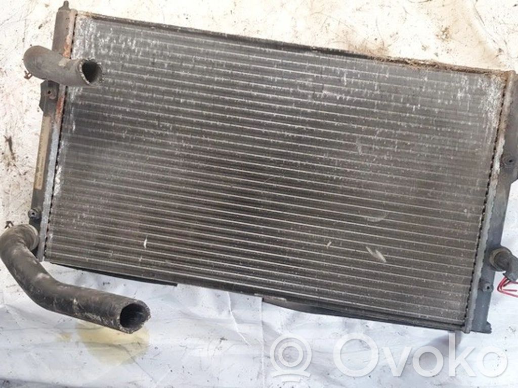 Volkswagen PASSAT B3 Chłodnica 