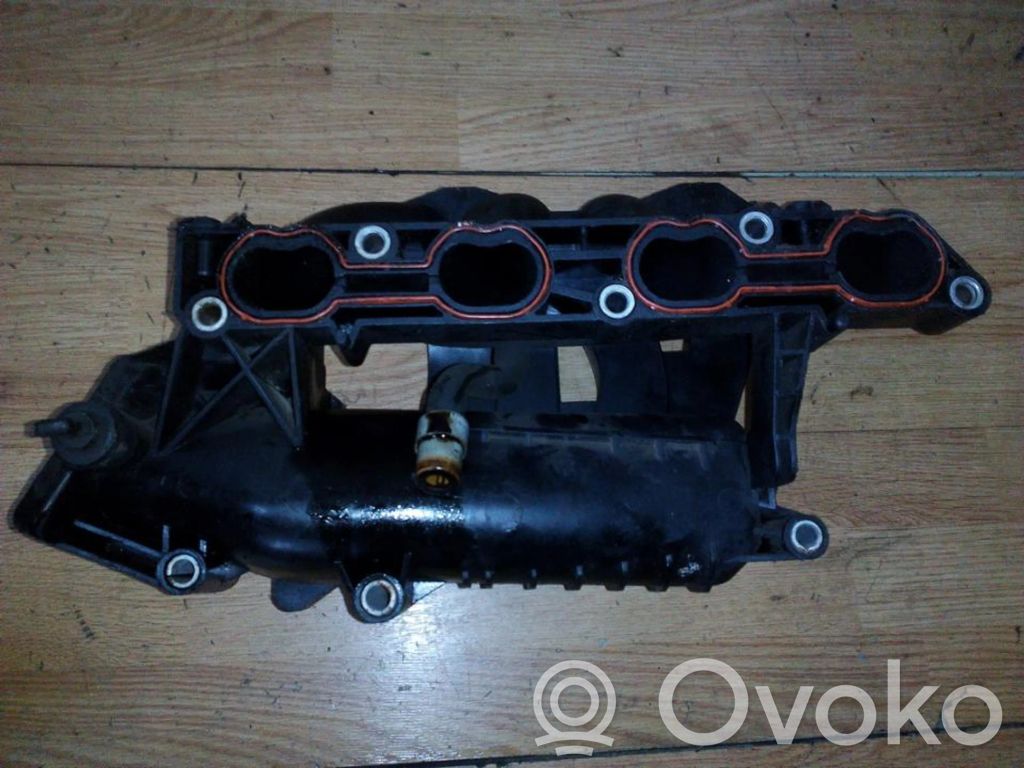 Ford Focus Kolektor ssący 