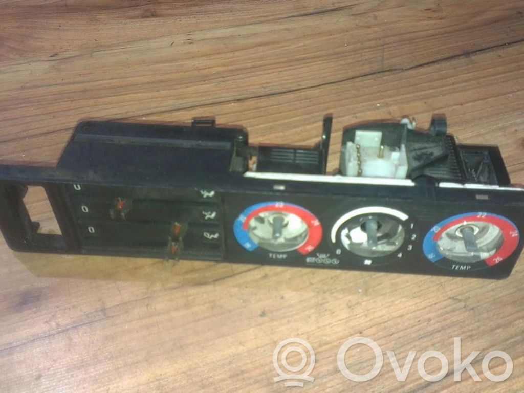 BMW 5 E34 Climate control unit 
