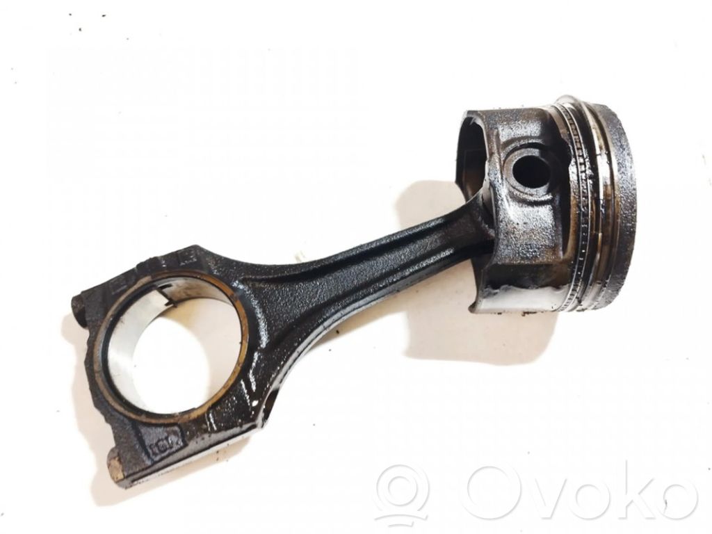 Piston avec bielle