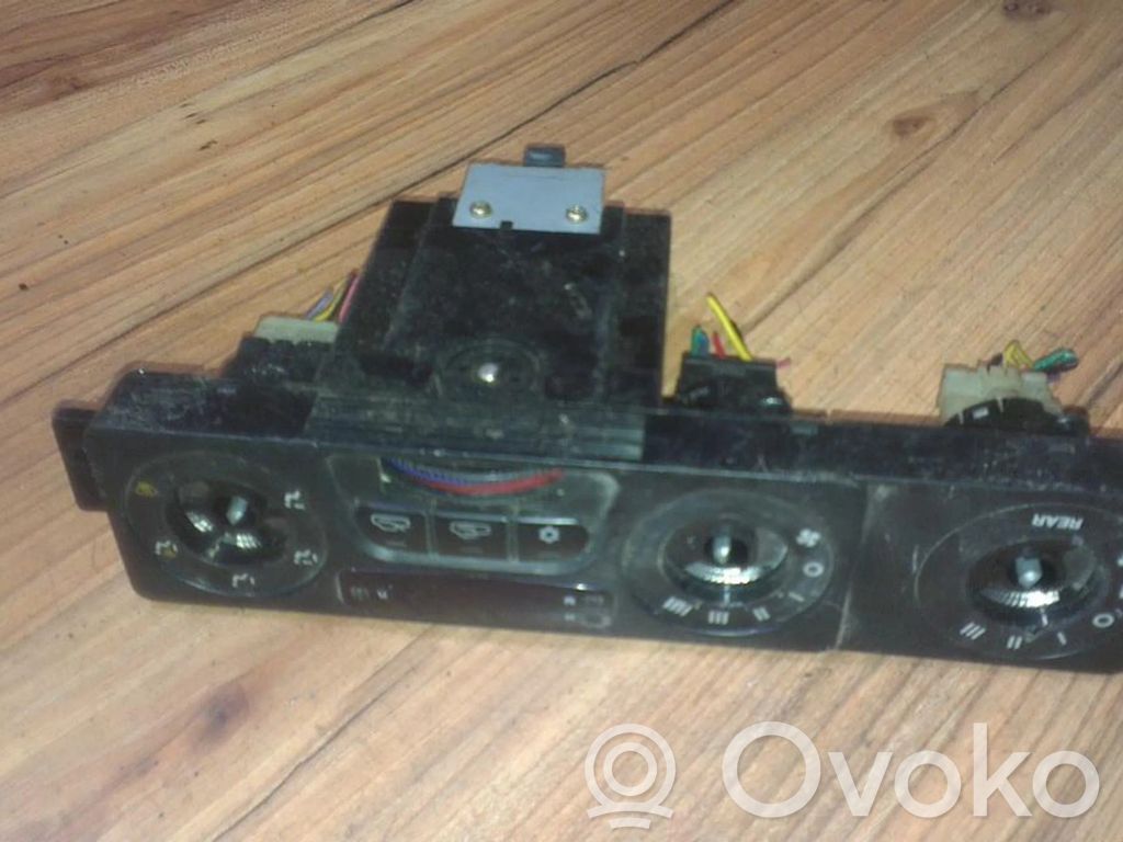 KIA Carnival Climate control unit 