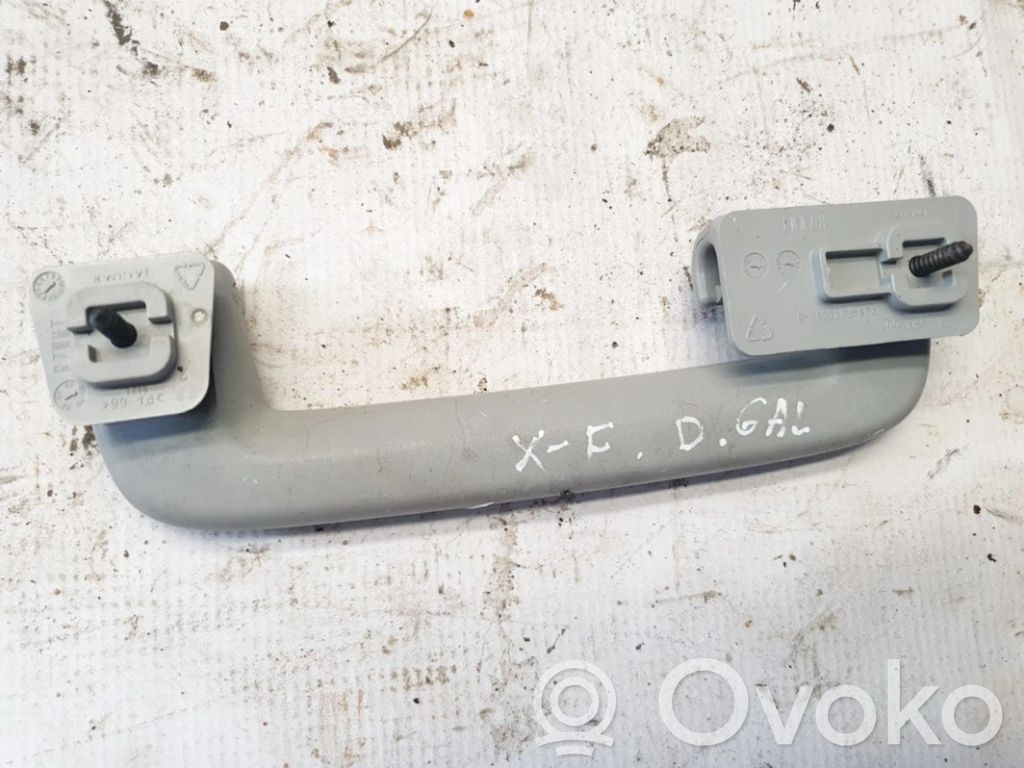 Asidero interior delantero   8X23F045C96B,8X23F045C96B