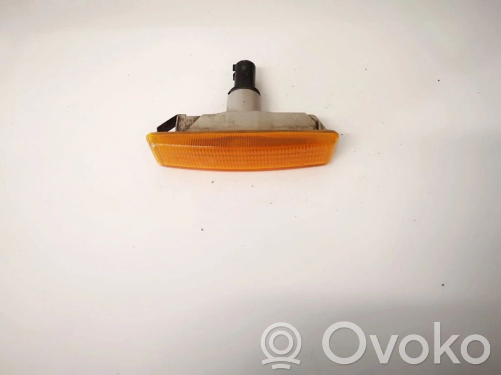 BMW 5 E39 Indicatore di direzione del parafango anteriore 