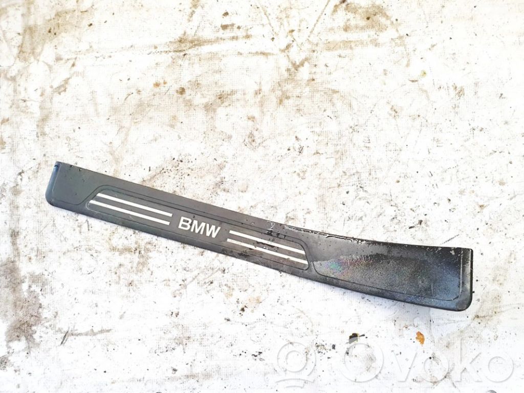 BMW 7 E38 Copertura del rivestimento del sottoporta posteriore 