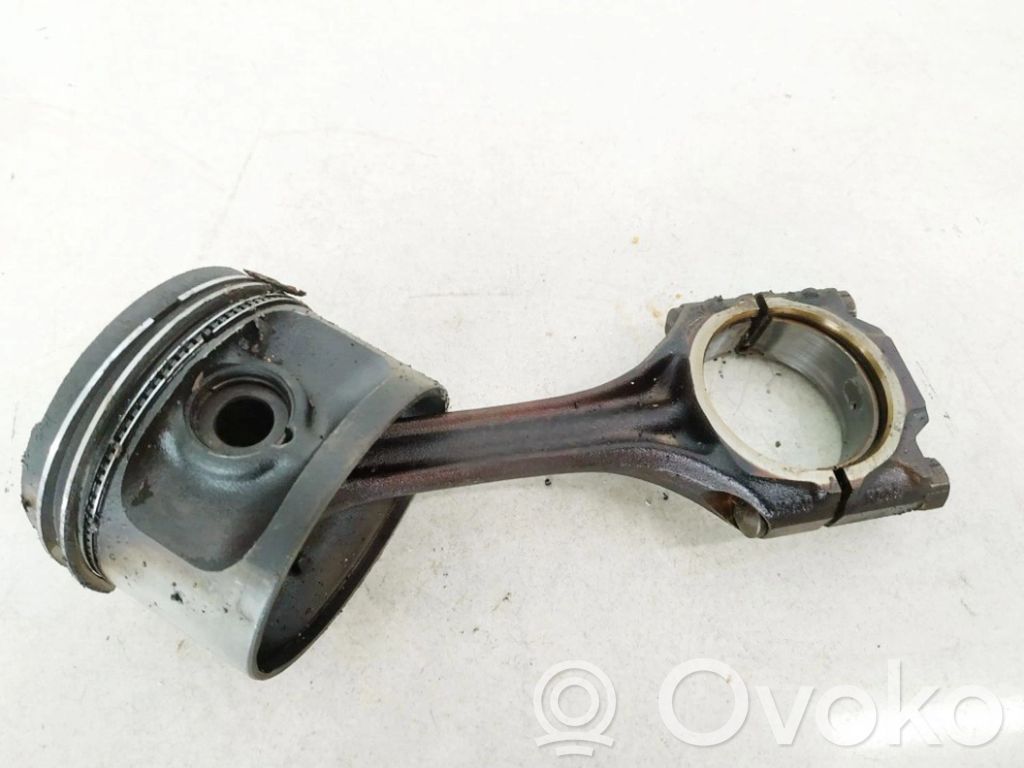 Volkswagen Golf III Piston with connecting rod 