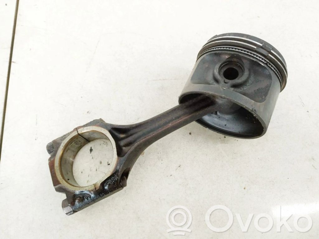 Volkswagen Golf III Piston with connecting rod 